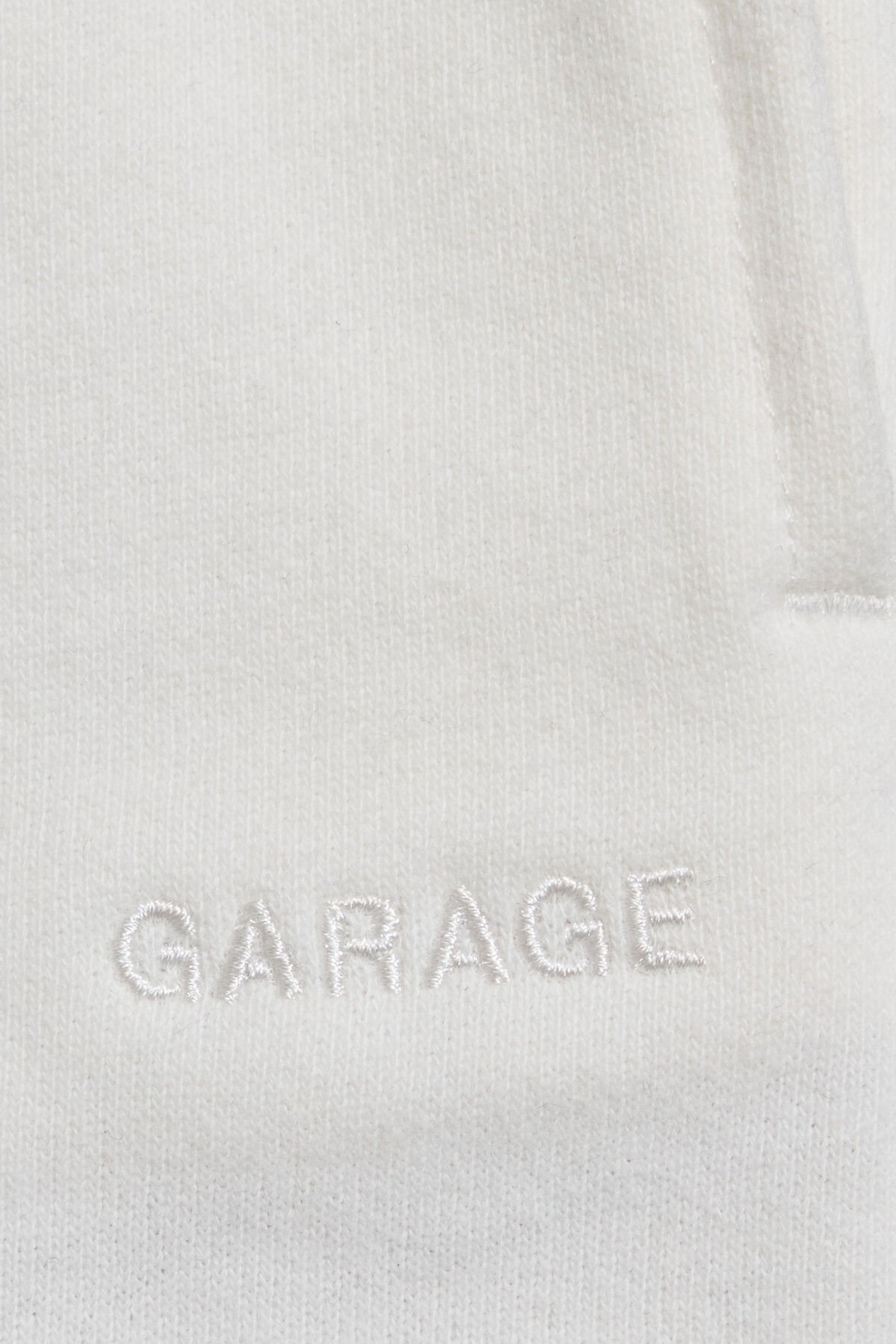 100080323_03G_alt4_1920x2880-4