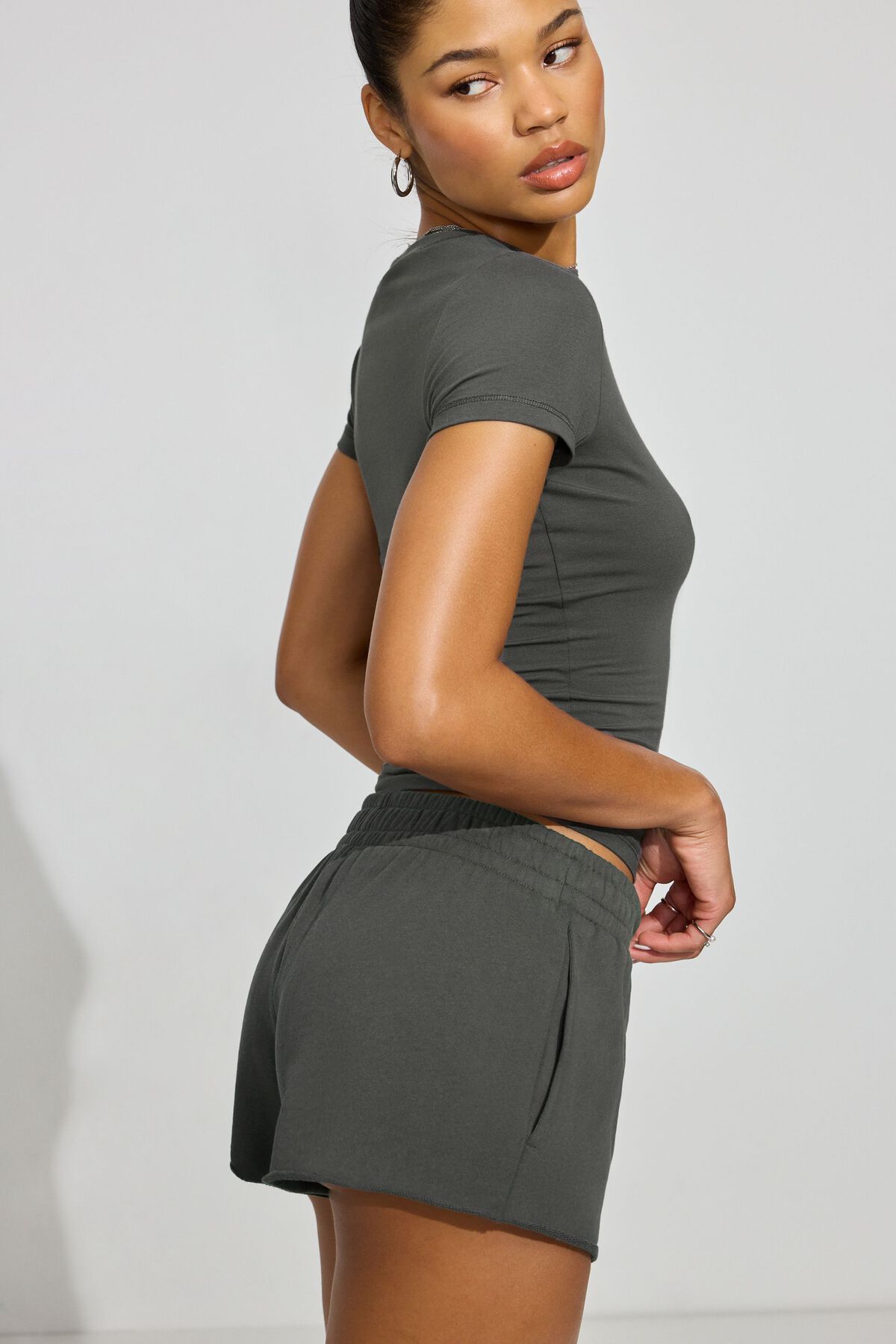 100080323_5GK_alt1_1920x2880-2