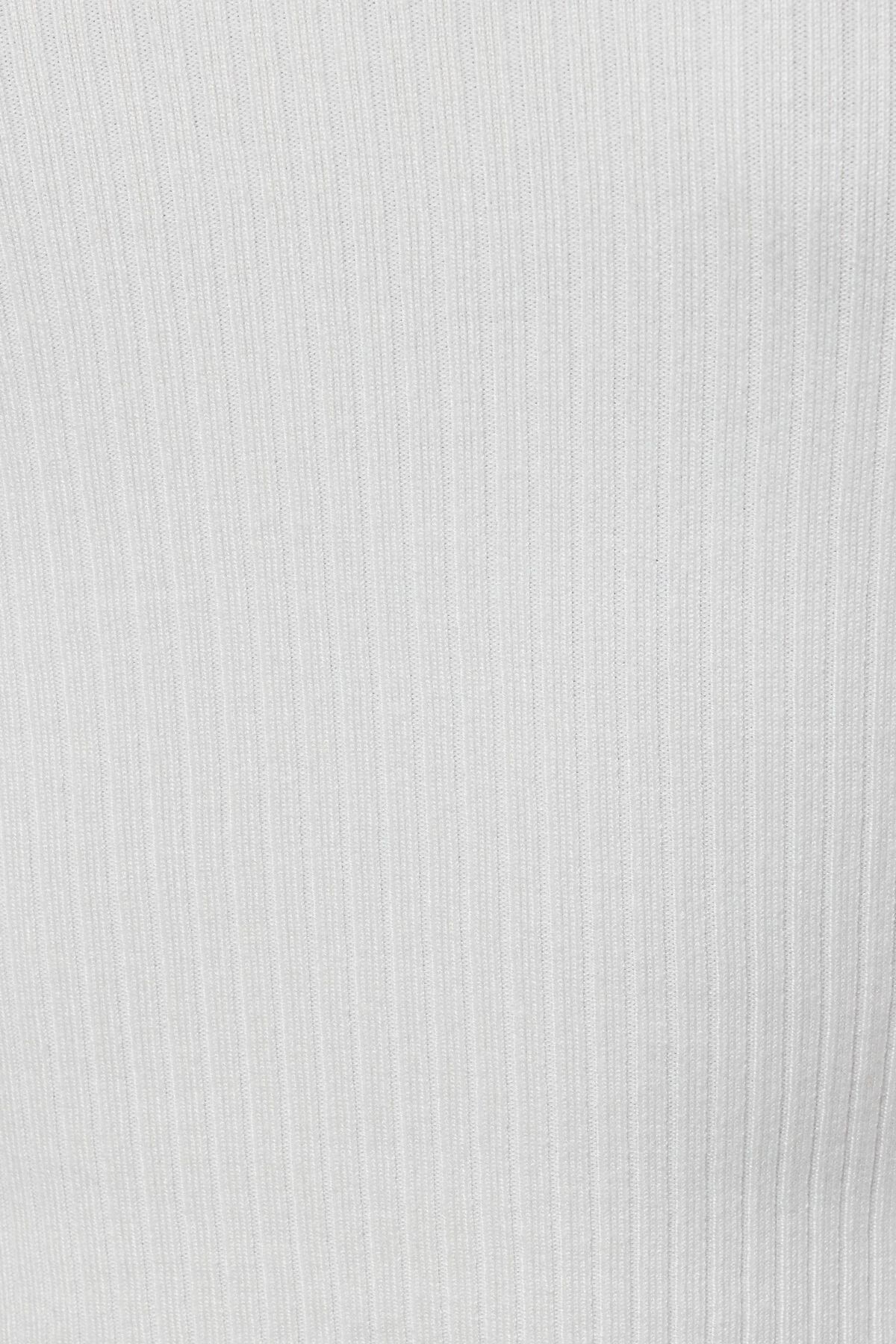 100087026_03G_alt3_1920x2880-2