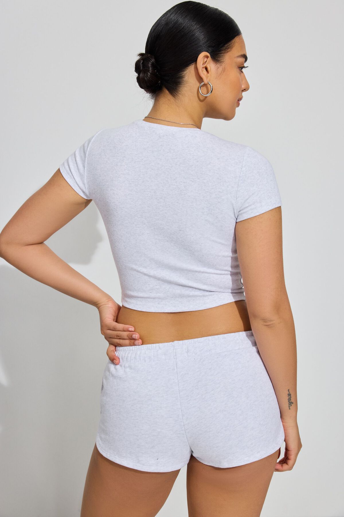 100090225_69I_alt2_1920x2880-2