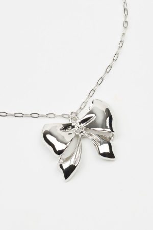 Oversized Metal Bow Necklace