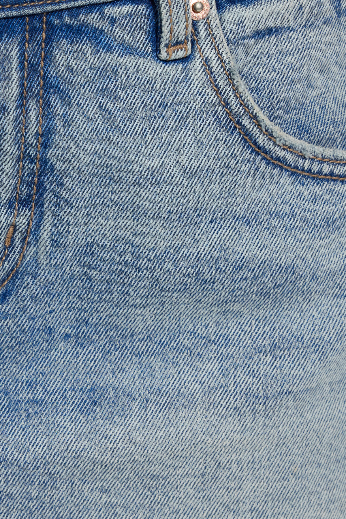 100091537_07I_alt6_1920x2880-7