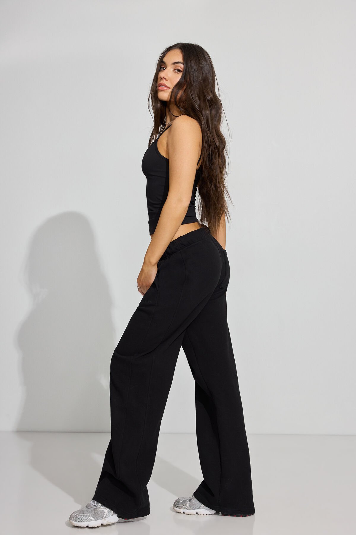 100091920_06V_1920x2880-9