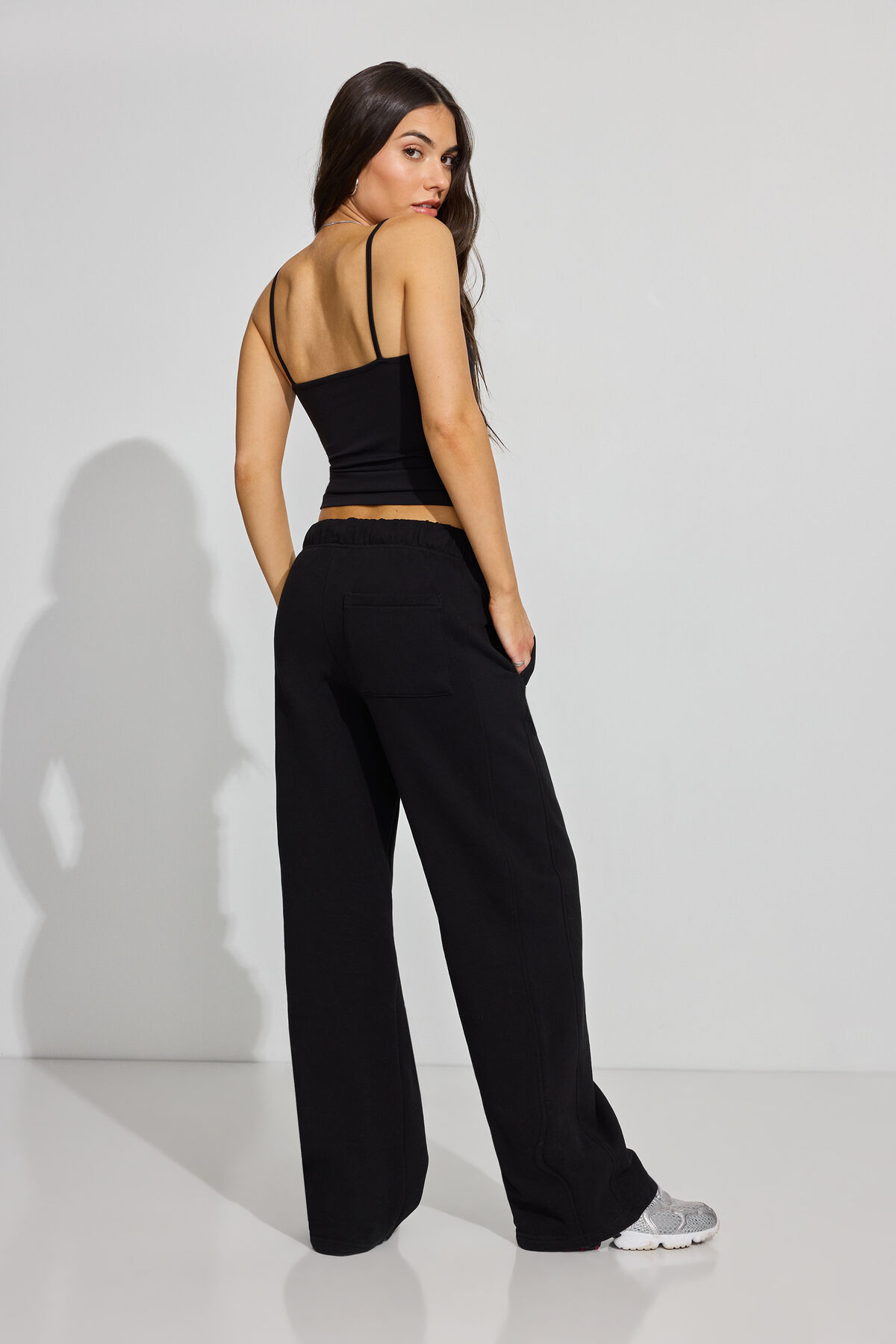 100091920_06V_alt2_1920x2880-18