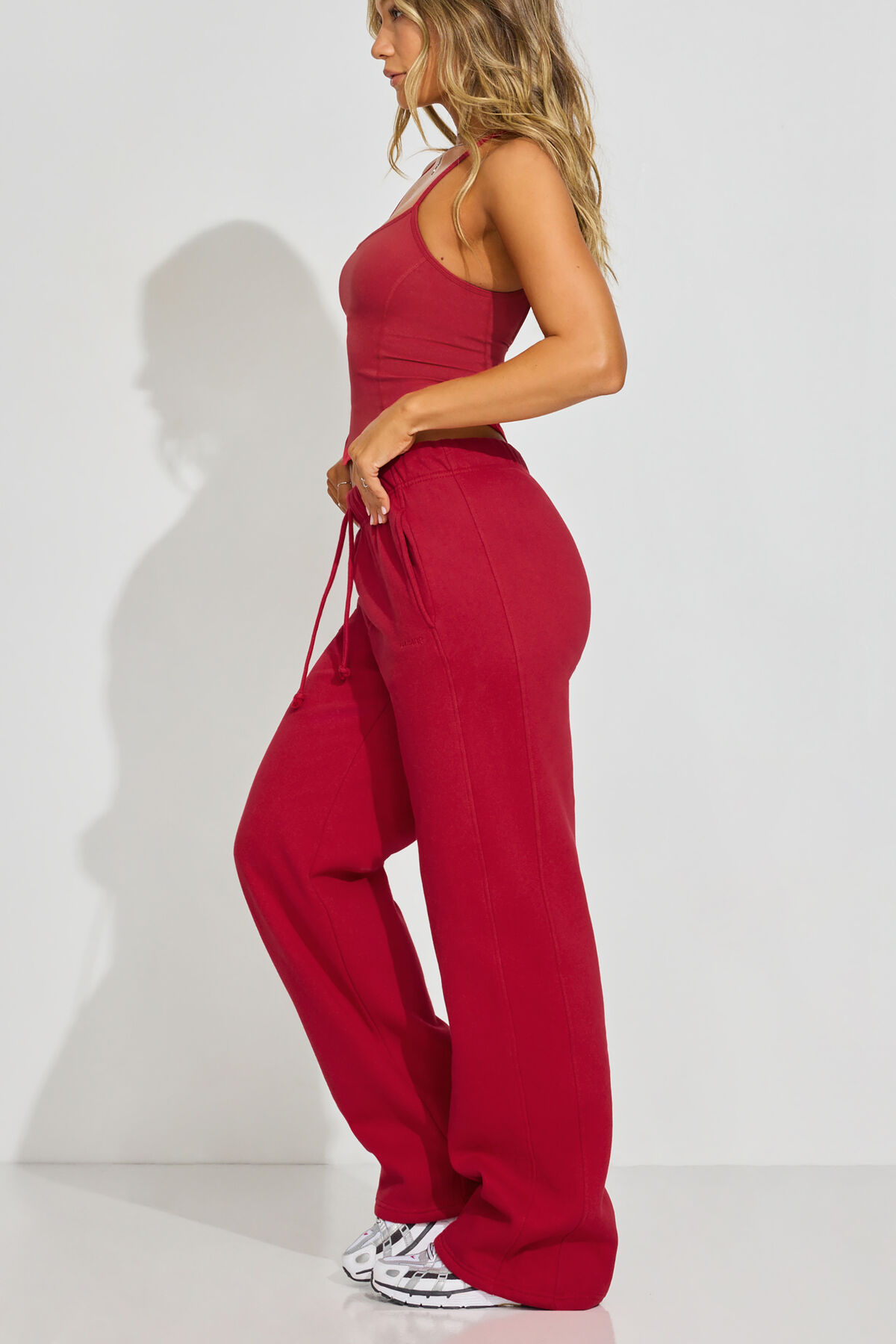 100091920_7GF_alt1_1920x2880-1