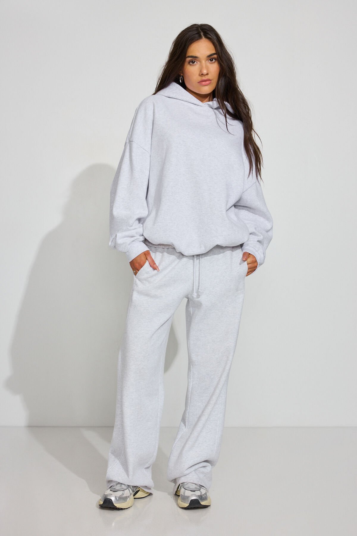 100092201_18X_alt2_1920x2880-6