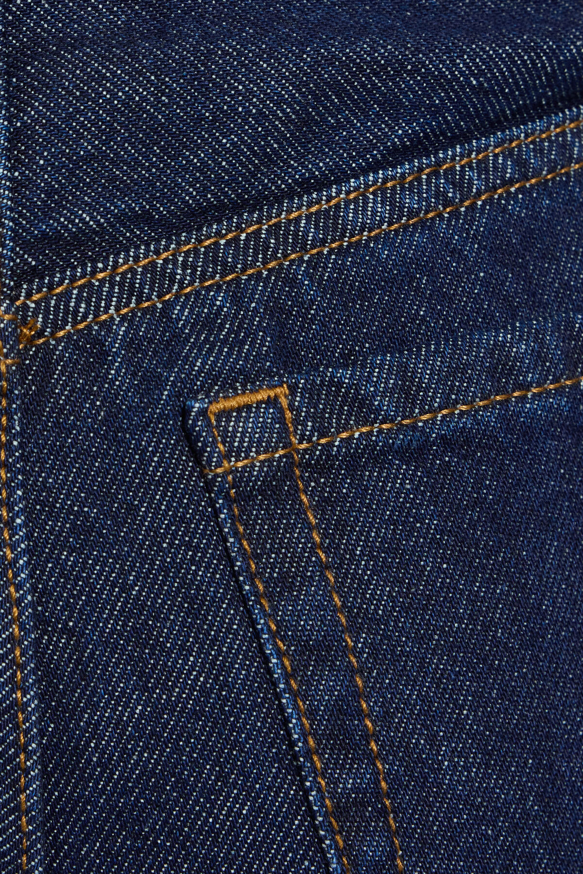 100092439_07L_alt4_1920x2880