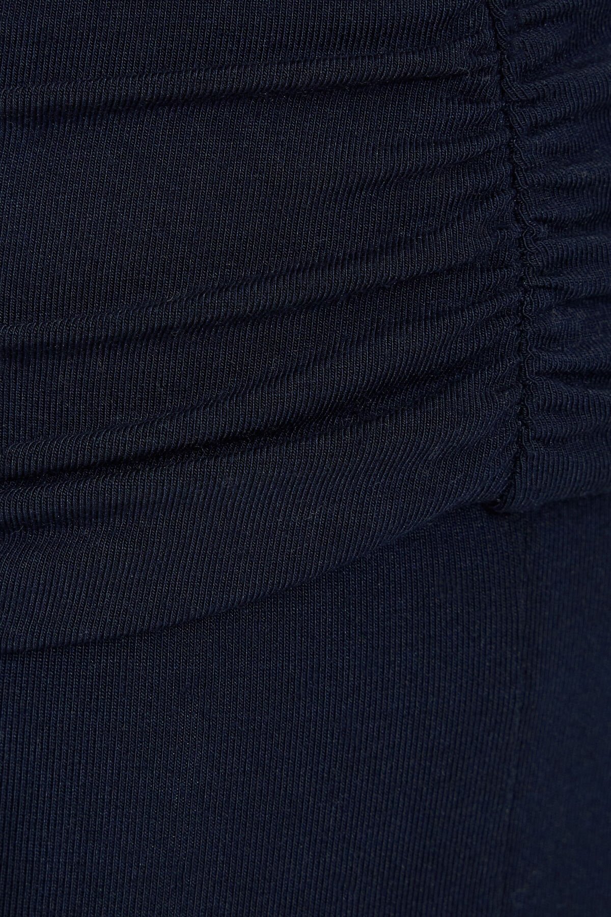 100092515_06G_alt3_1920x2880