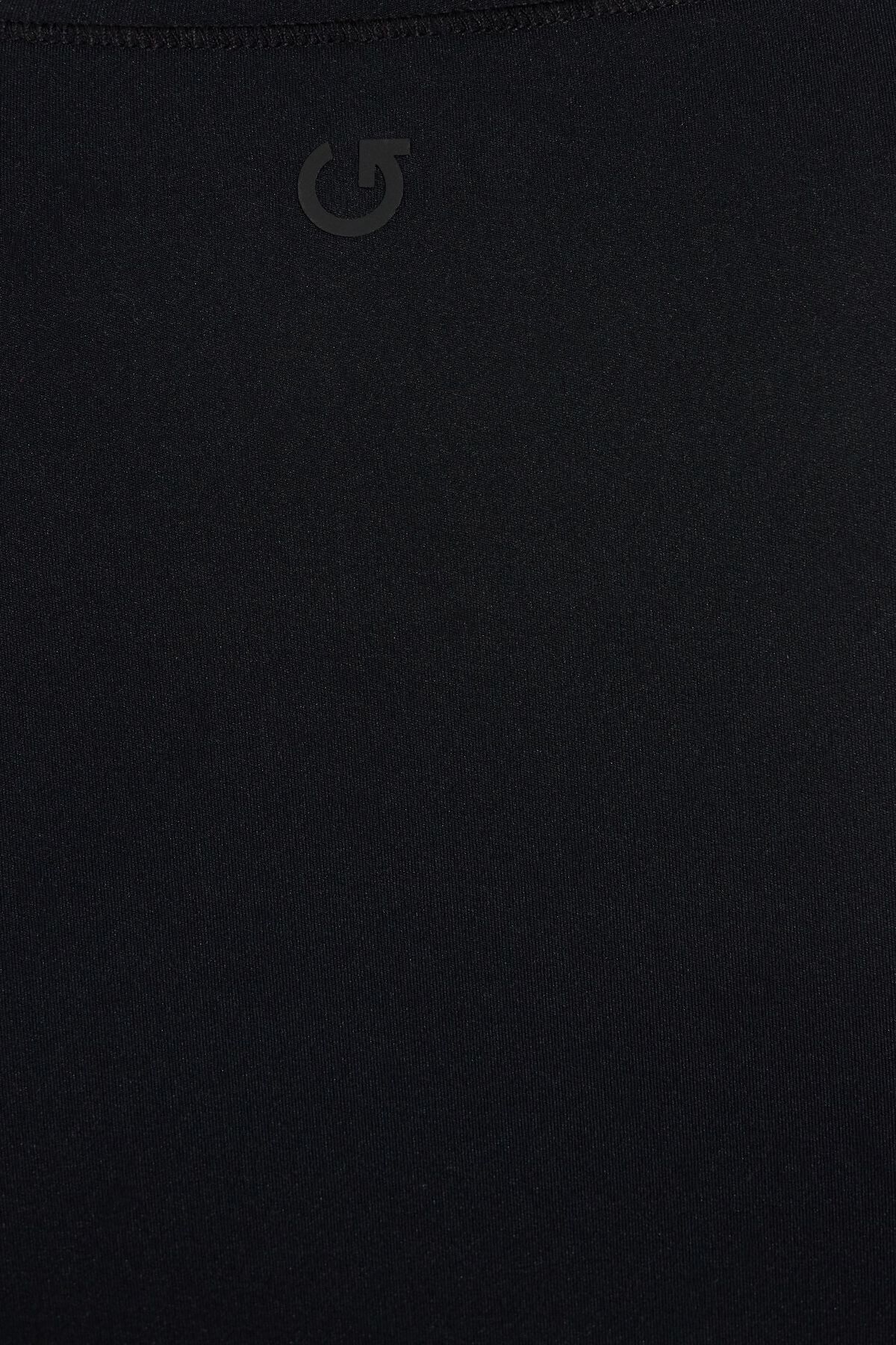 100092990_06V_alt4_1920x2880-1