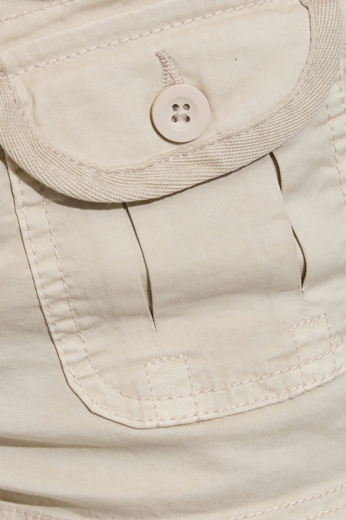 100093214_7L9_alt4_1920x2880-1