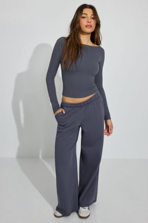 Sleek Boat Neck Long Sleeve Top