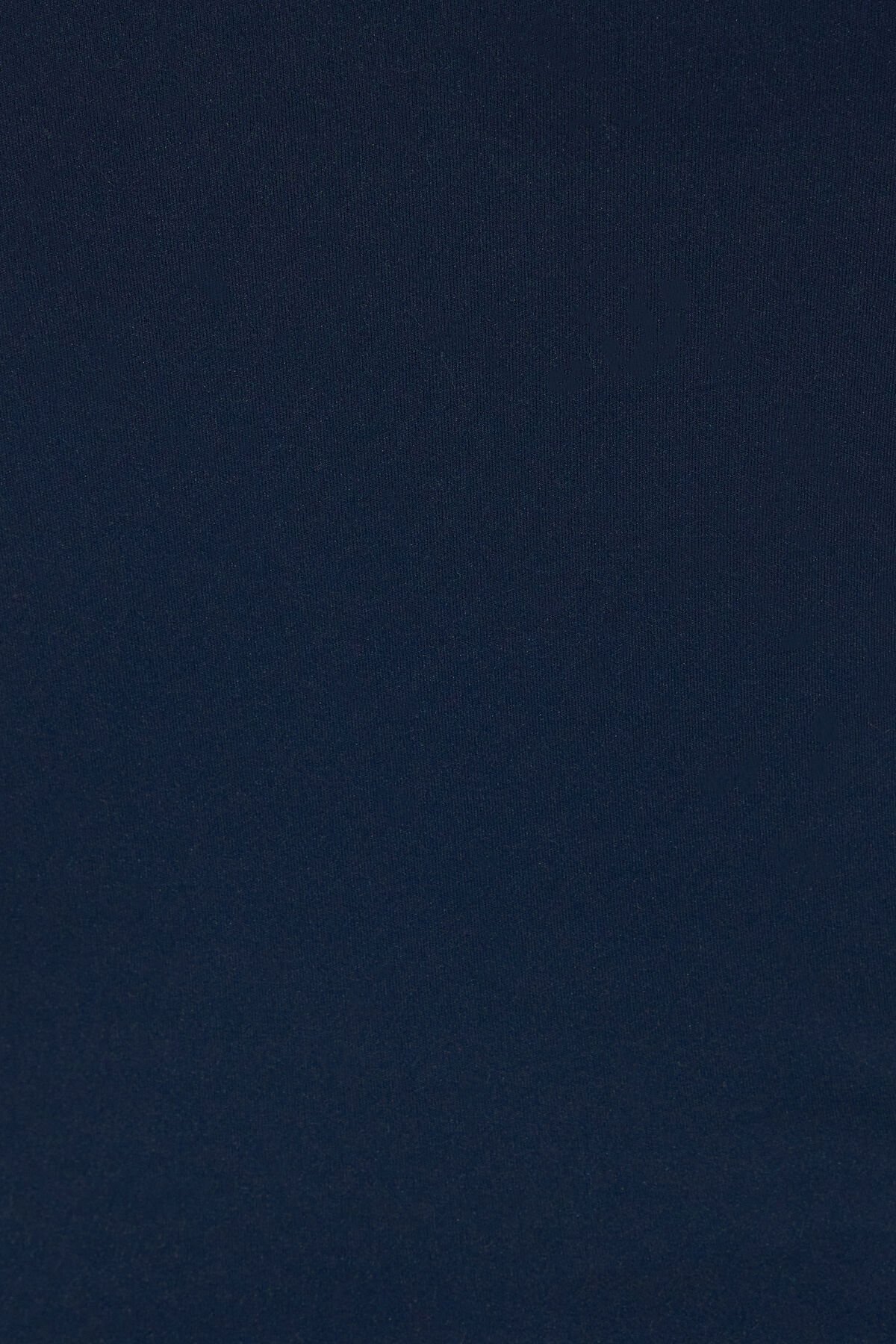 100095729_06G_alt3_1920x2880-6