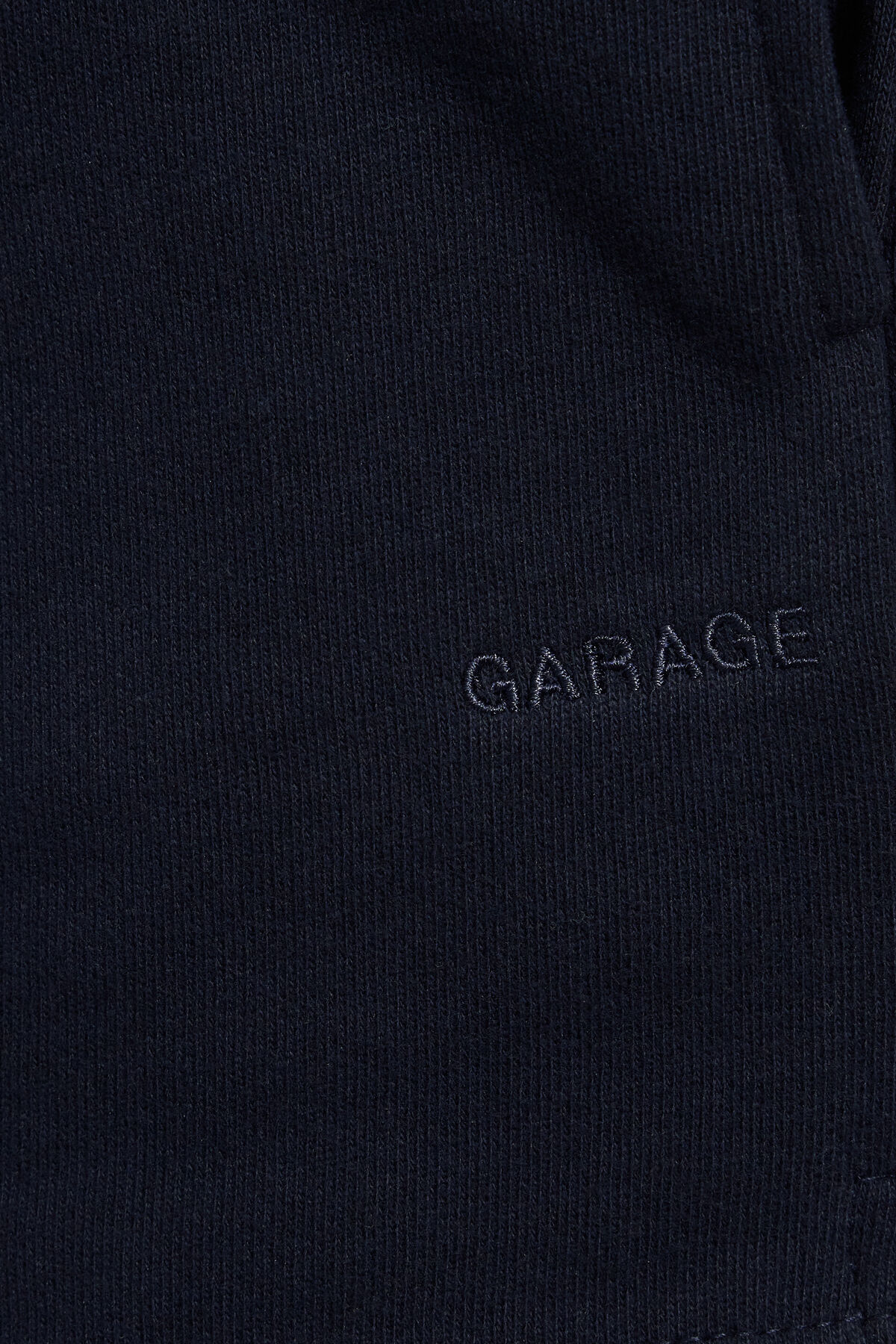 100096127_06G_alt4_1920x2880-1