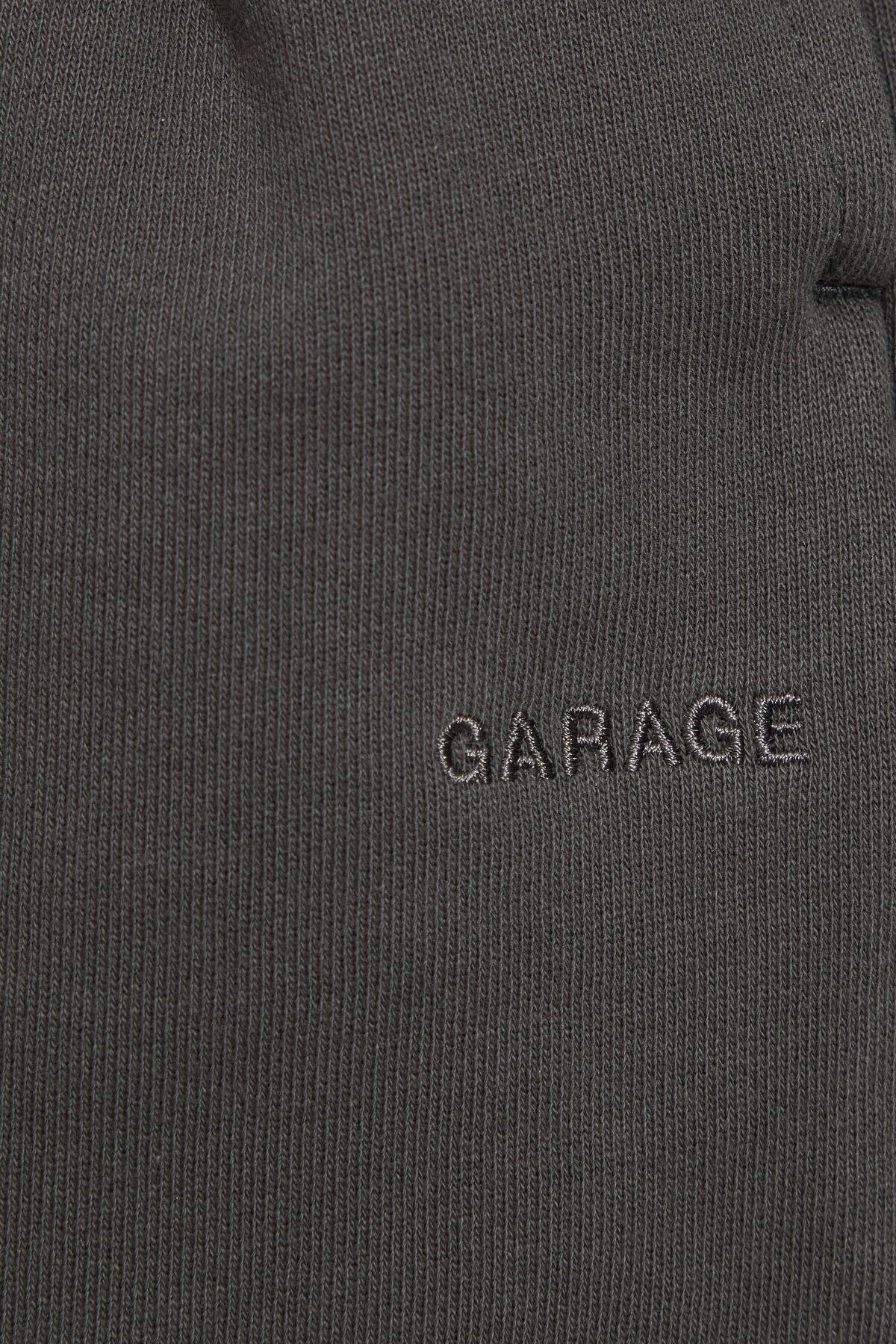 100096138_5GK_alt4_1920x2880-2