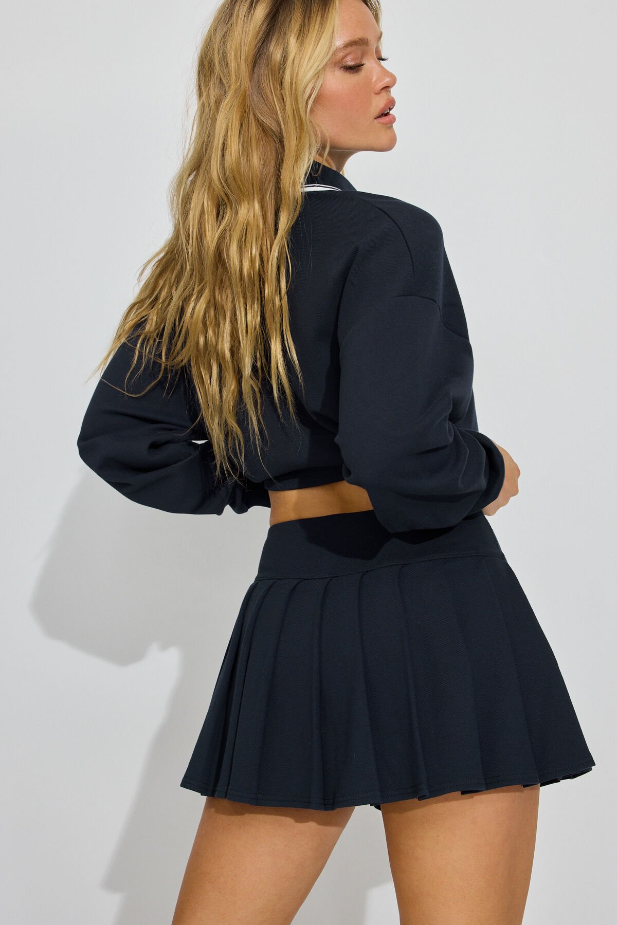 100096331_06G_alt3_1920x2880