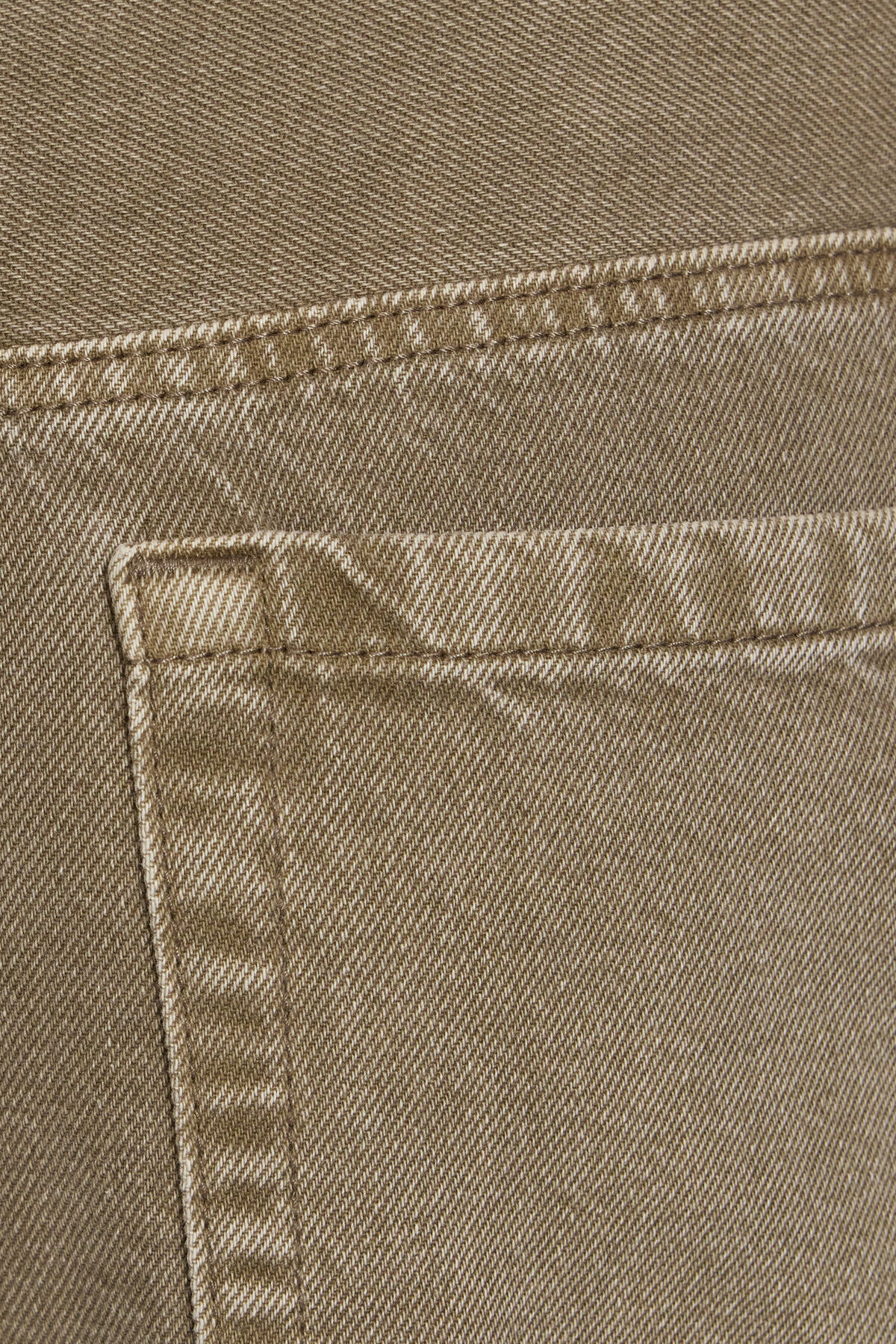 100096542_86B_alt3_1920x2880