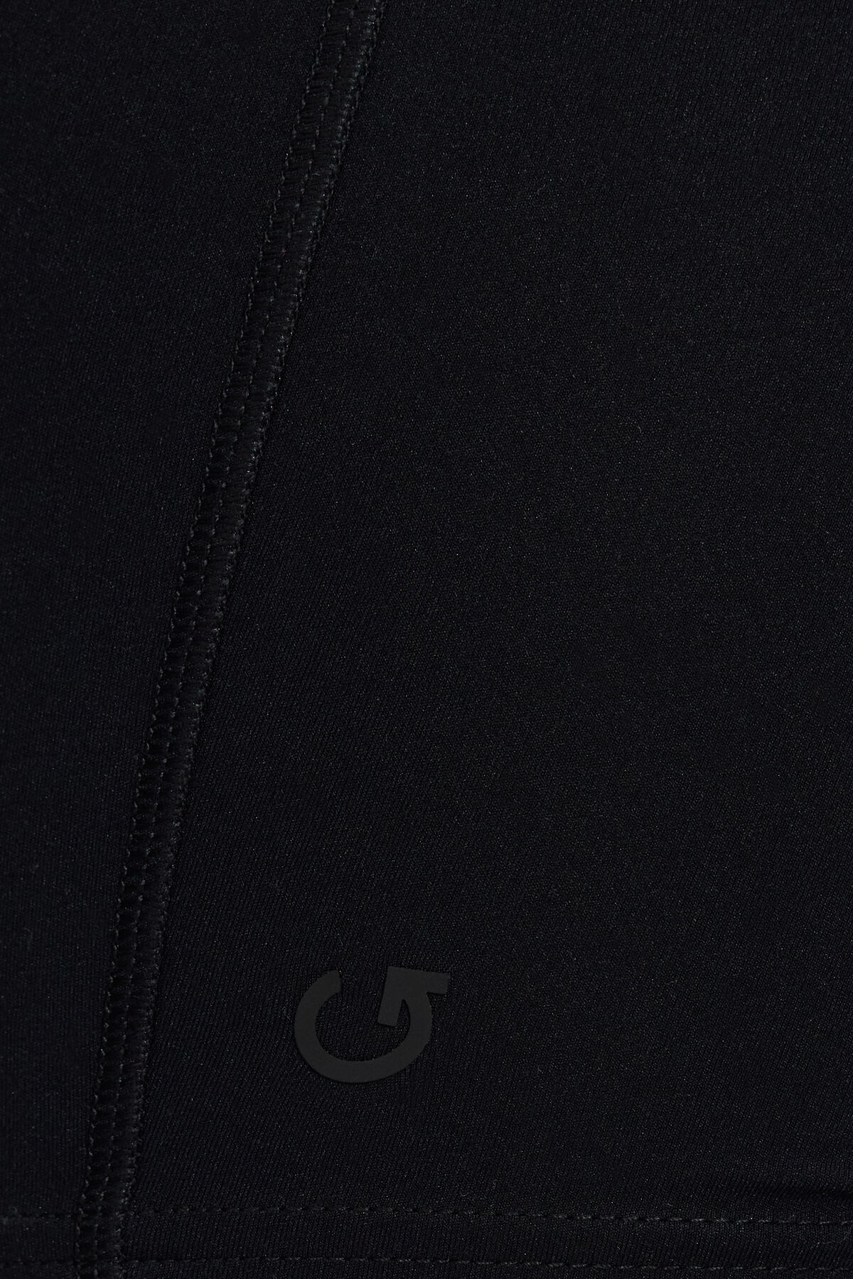 100096598_06V_alt5_1920x2880-1