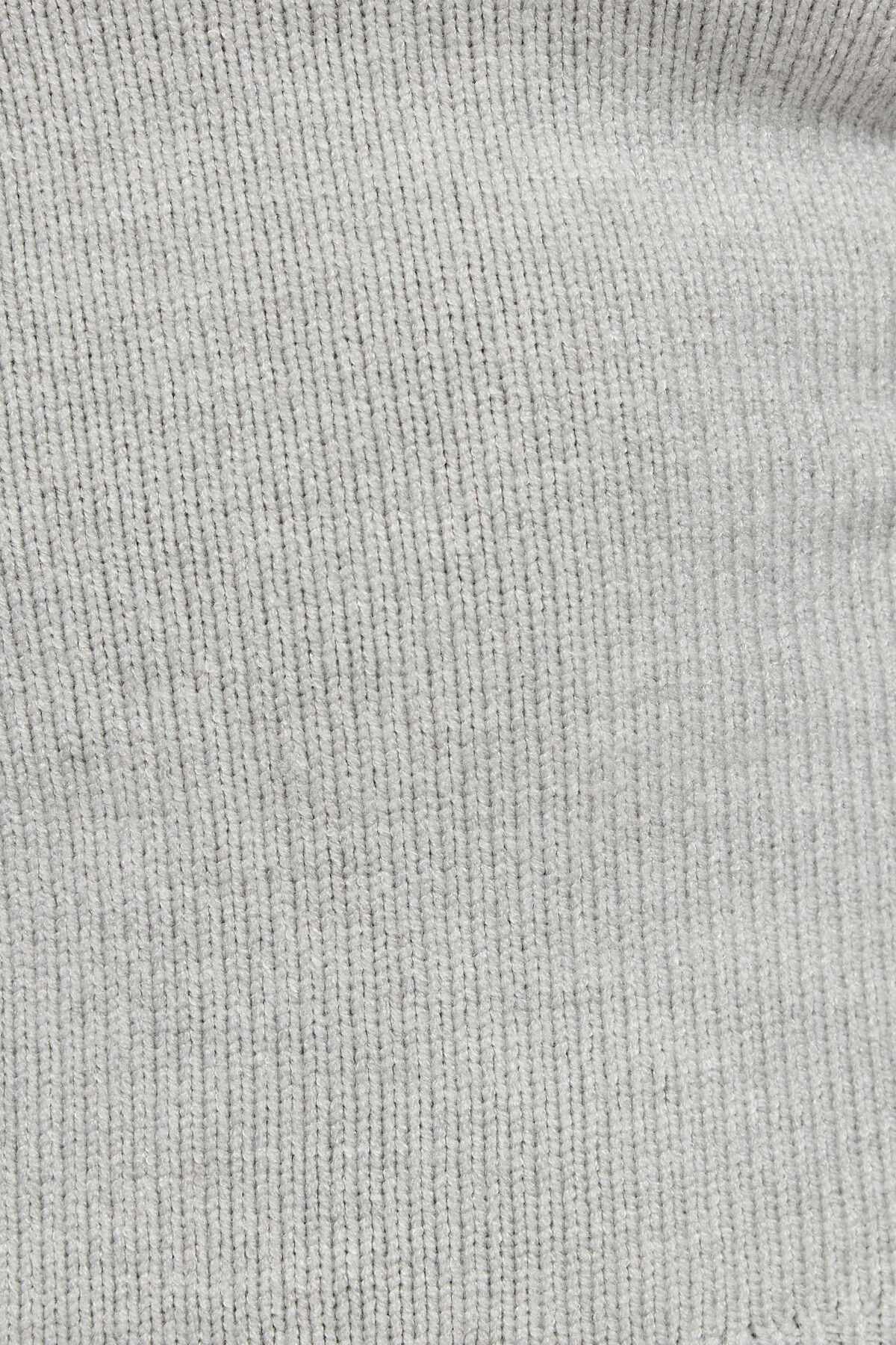 100097900_18X_alt3_1920x2880