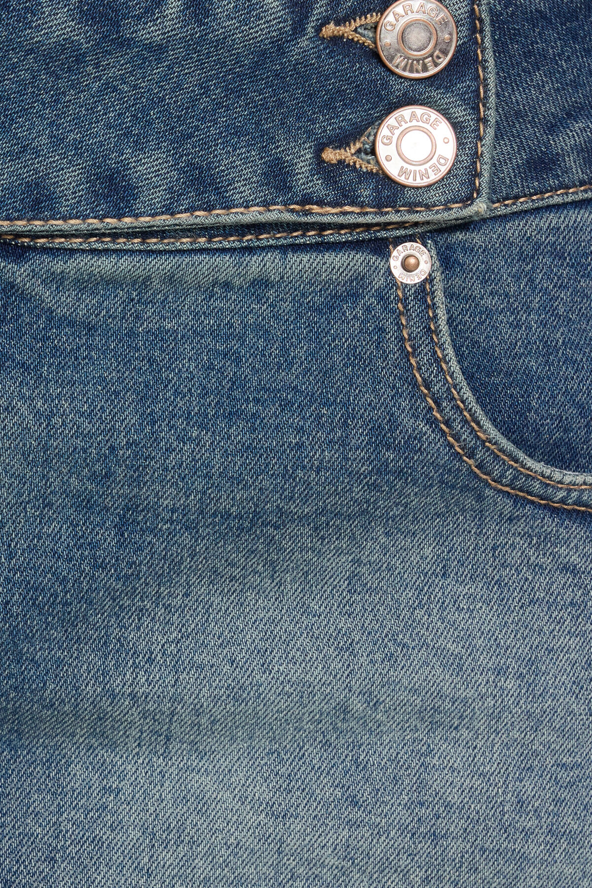 100098677_07J_alt4_1920x2880-5