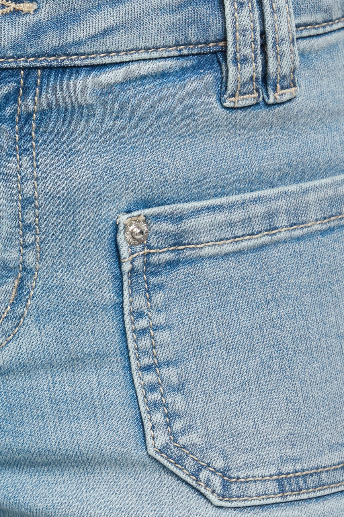 100099778_07J_alt3_1920x2880-1