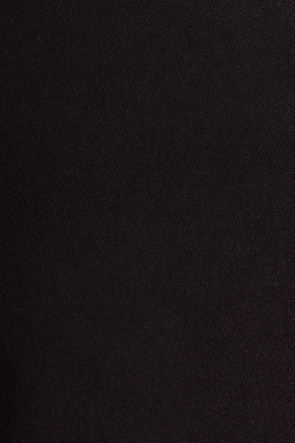 100099912_06V_alt5_1920x2880