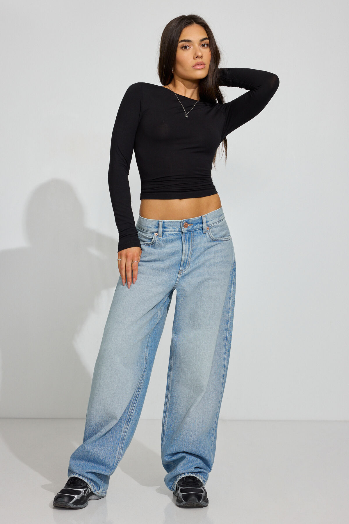 100100047_06V_alt1_1920x2880