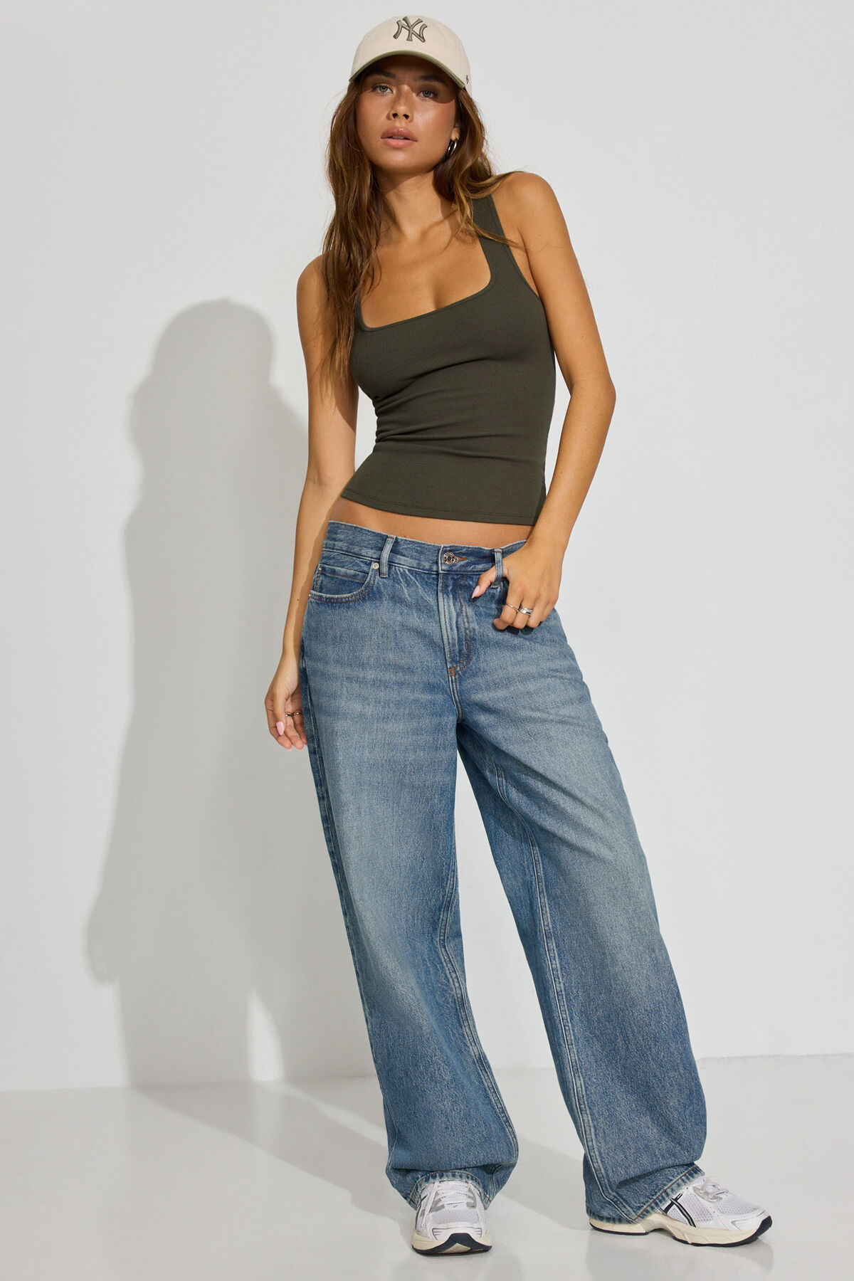 100100898_8AI_alt1_1920x2880-6