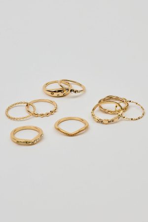 Set of 9 Gemmed & Textured Rings